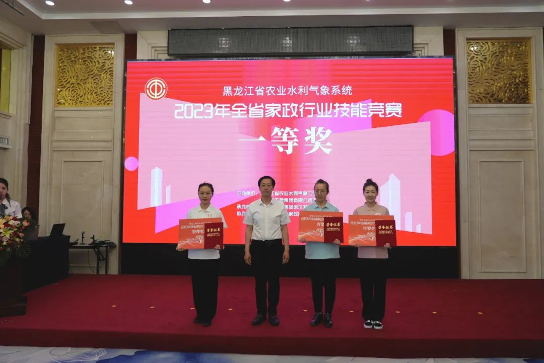 1686905348402217.jpg 6c9ccec6-87ec-4f34-af9a-7c58144a1cef.jpg